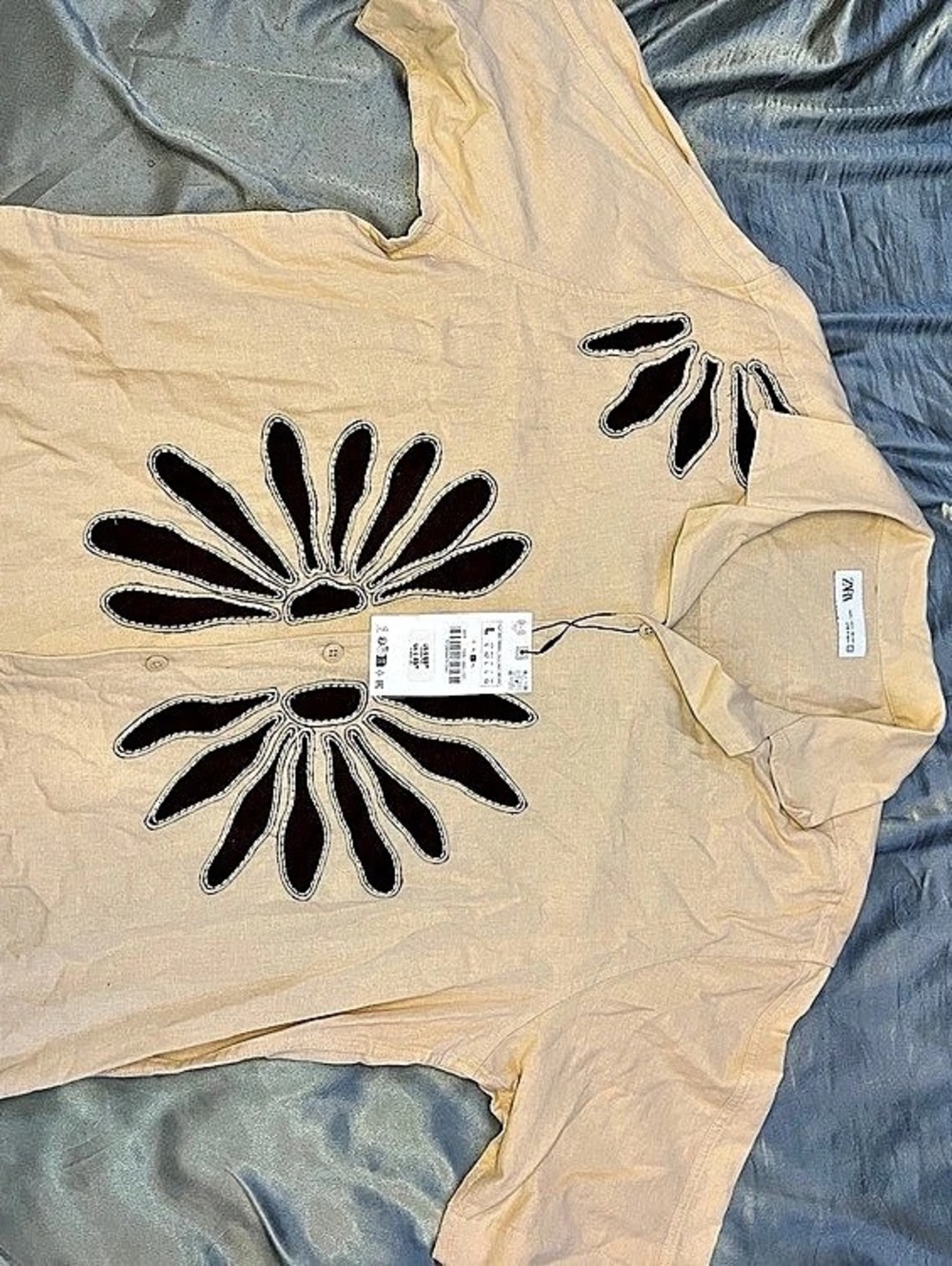 ZARA Embroidered Button Down Shirt in Beige & Black Size Large NWT
